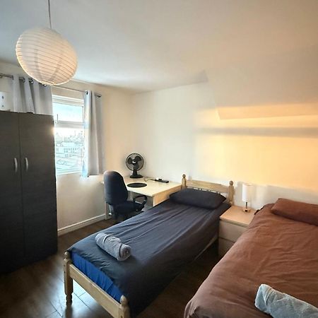 شقة Upton Park - House لندن المظهر الخارجي الصورة